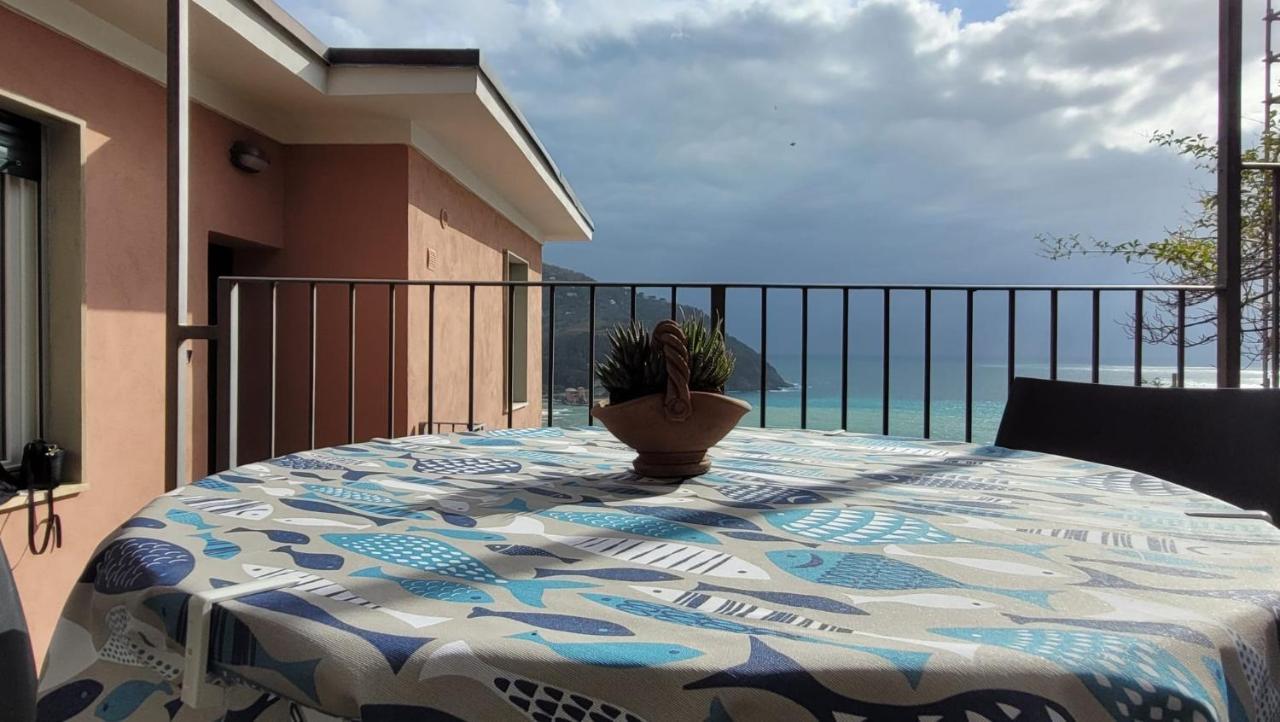 Ocean View Flat With Wi-Fi, Ac And Elevator To Town Daire Levanto Dış mekan fotoğraf